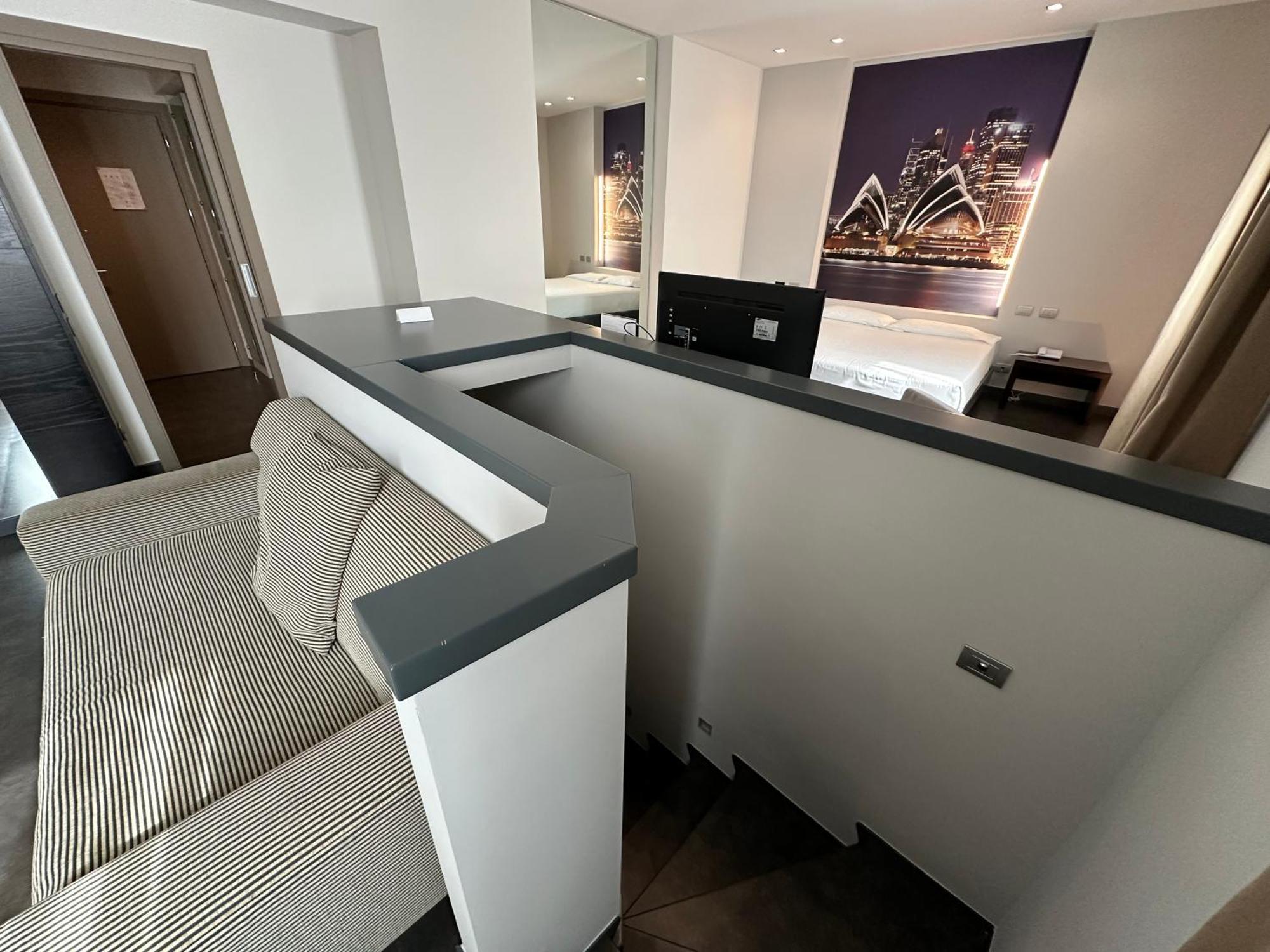 Hotel Cruise Lucino Eksteriør bilde