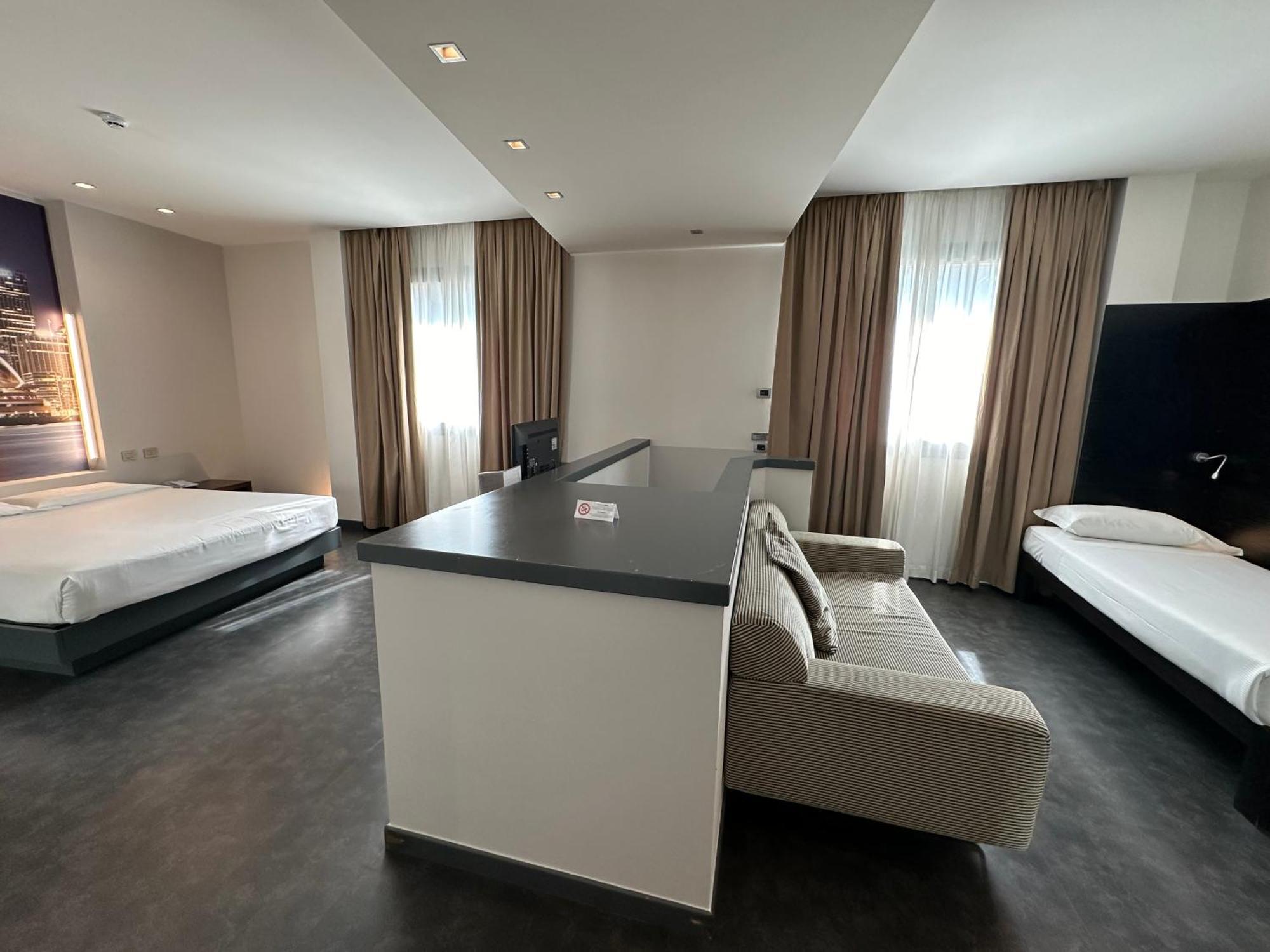 Hotel Cruise Lucino Eksteriør bilde