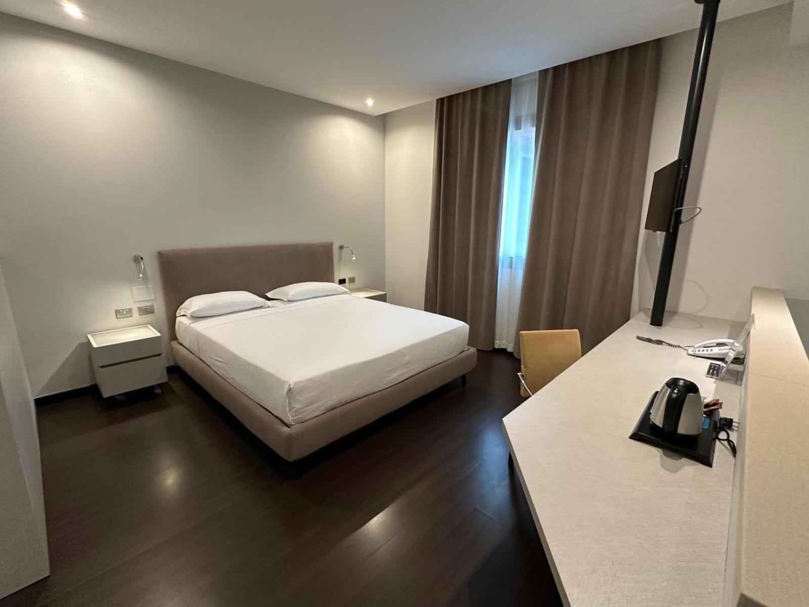 Hotel Cruise Lucino Eksteriør bilde